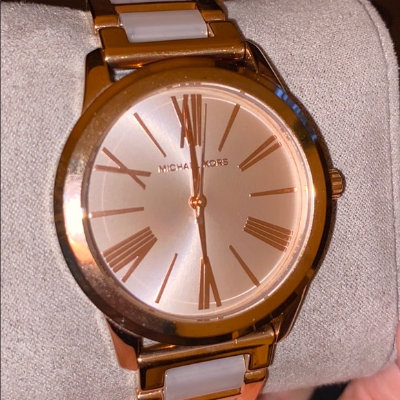Women’s Michael kohrs rose-gold watch - Picture 2 of 12